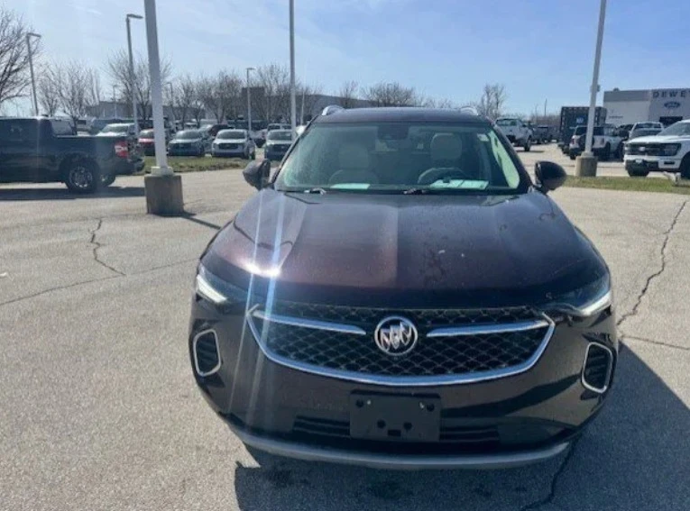 2023 Buick Envision - Image 2 of 12