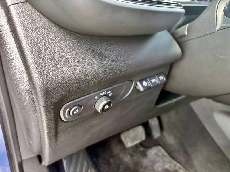 2023 Buick Envision - Image 13 of 21