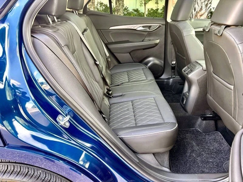 2023 Buick Envision - Image 16 of 21