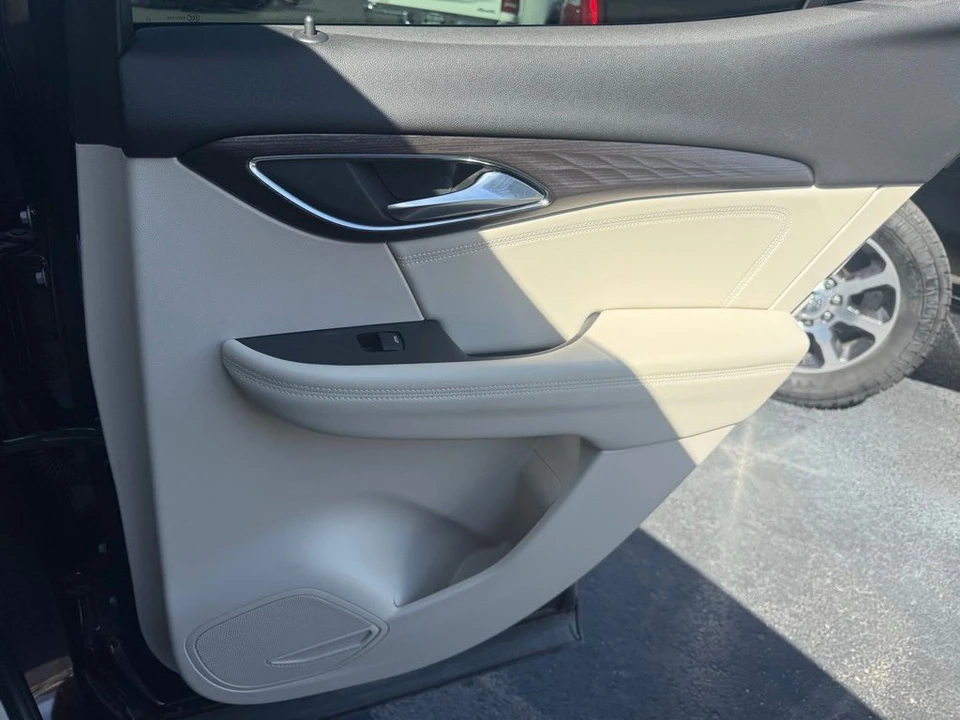 2023 Buick Envision - Image 13 of 21