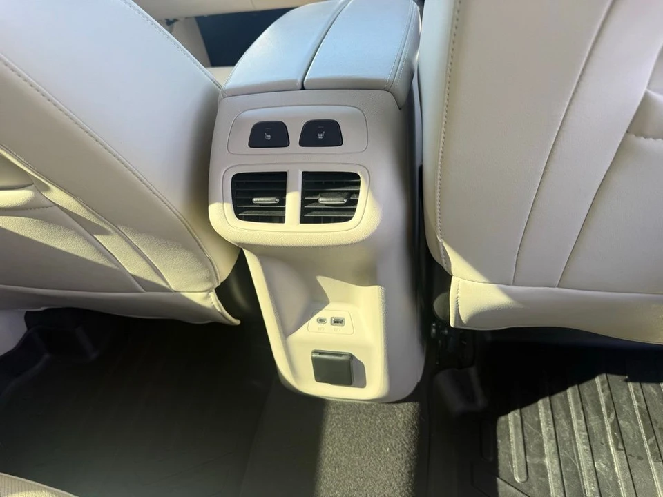 2023 Buick Envision - Image 15 of 21