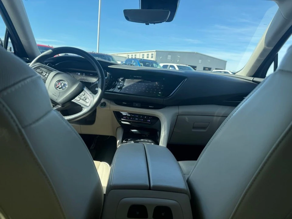 2023 Buick Envision - Image 14 of 21