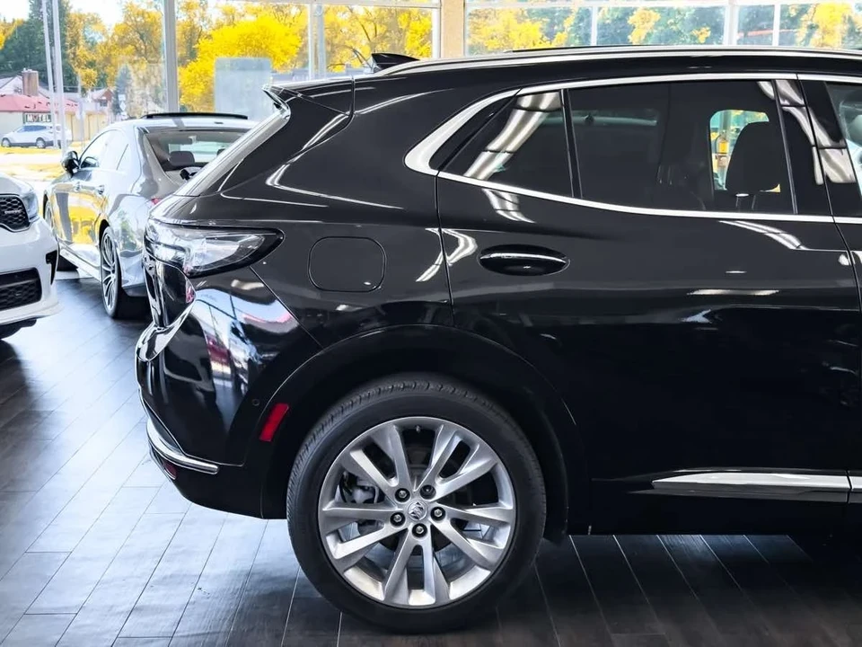 2023 Buick Envision - Image 15 of 21