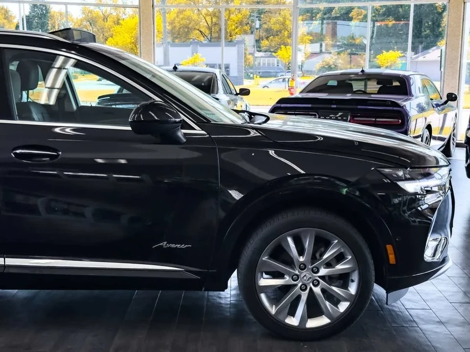 2023 Buick Envision - Image 17 of 21