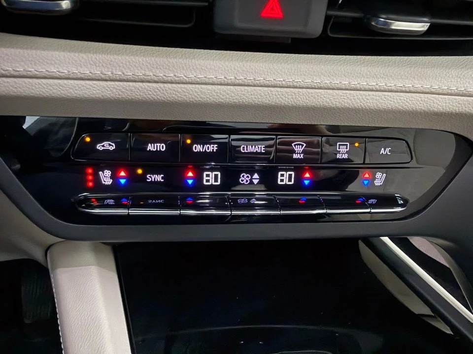 2023 Buick Envision - Image 4 of 12