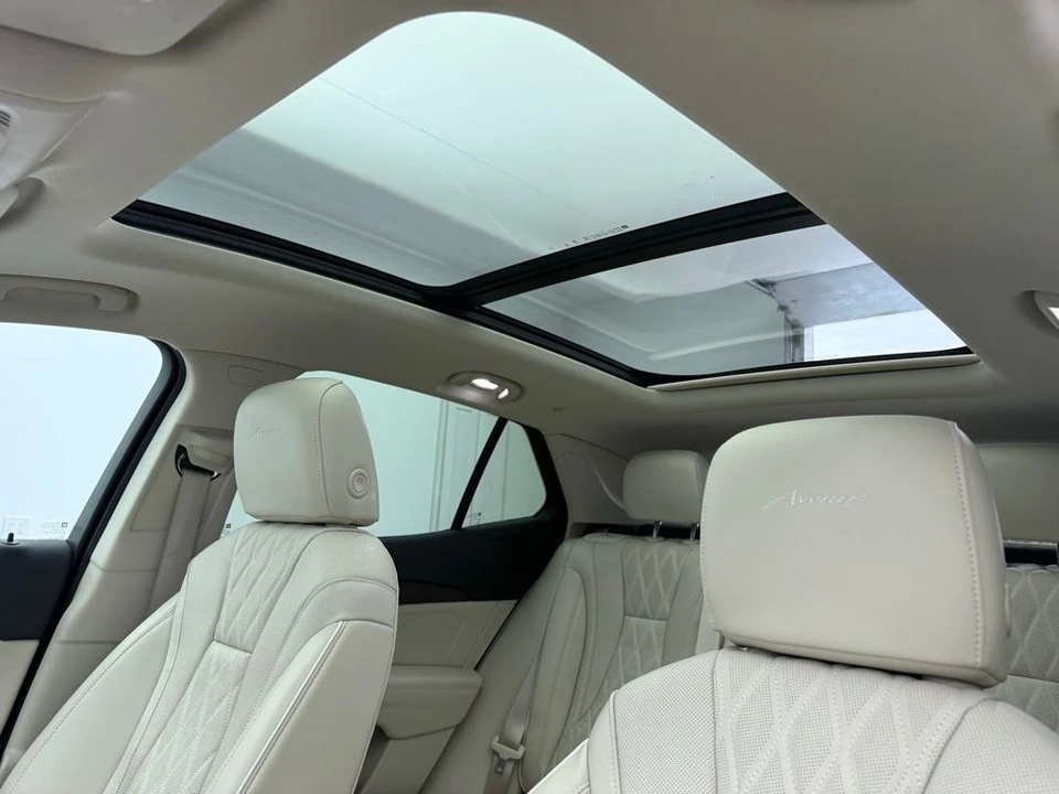 2023 Buick Envision - Image 3 of 12