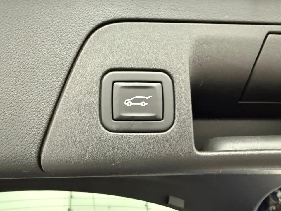 2023 Buick Envision - Image 11 of 12