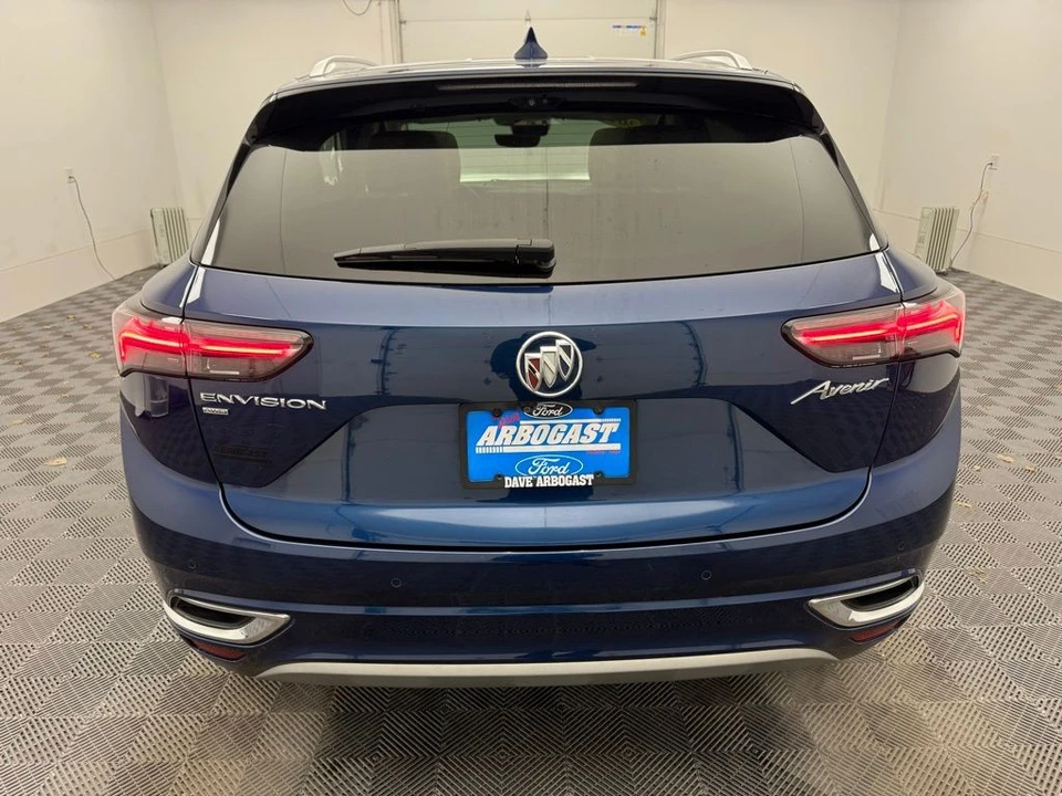 2023 Buick Envision - Image 9 of 12