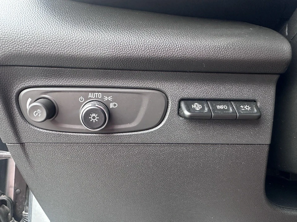 2023 Buick Envision - Image 6 of 12
