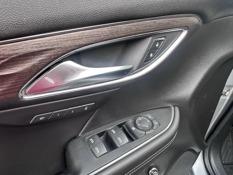 2023 Buick Envision - Image 5 of 12