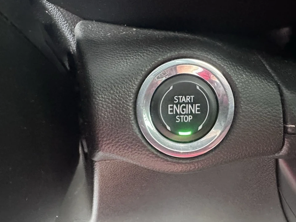 2023 Buick Envision - Image 10 of 12