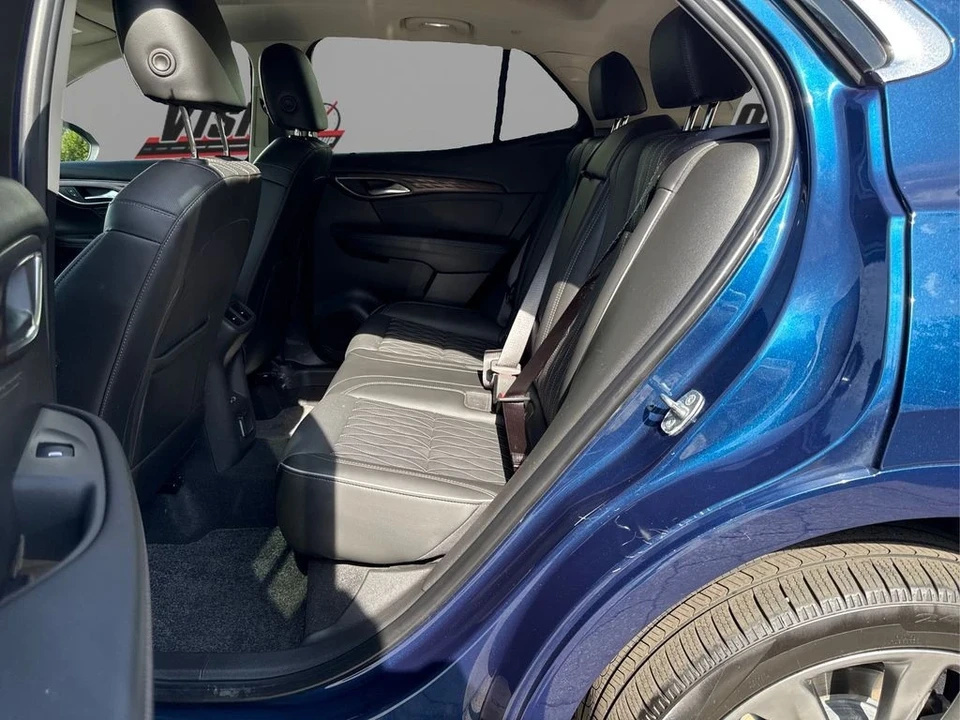 2023 Buick Envision - Image 10 of 12
