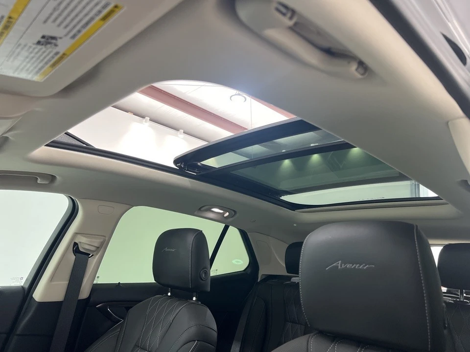 2023 Buick Envision - Image 18 of 21