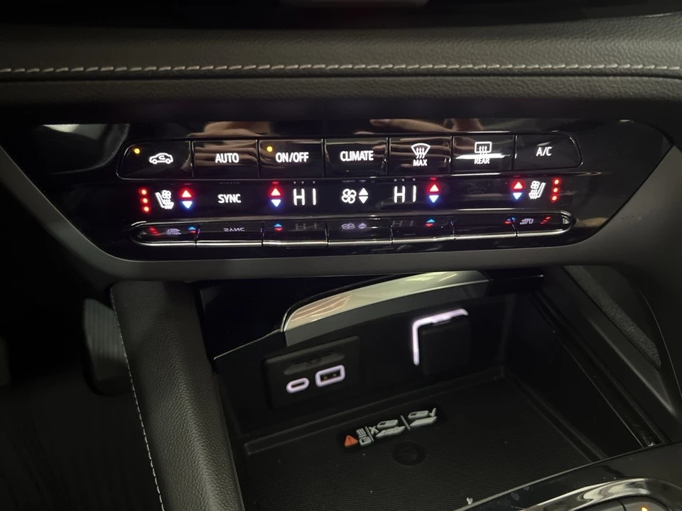 2023 Buick Envision - Image 17 of 21