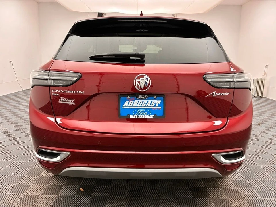 2023 Buick Envision - Image 8 of 12
