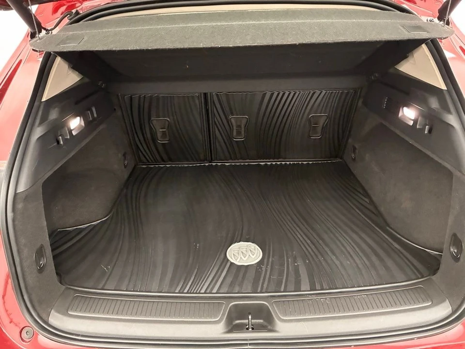 2023 Buick Envision - Image 9 of 12