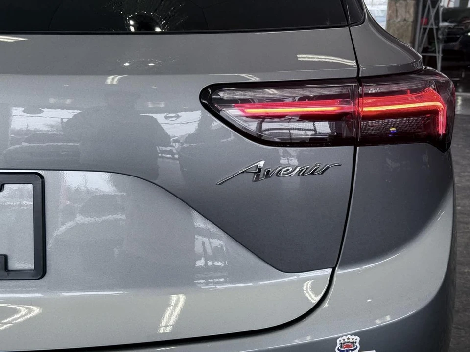 2023 Buick Envision - Image 15 of 21