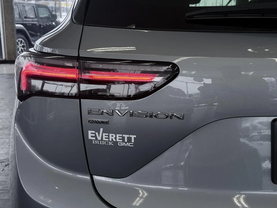 2023 Buick Envision - Image 16 of 21