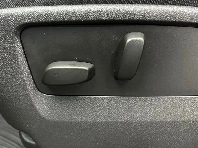 2023 Buick Envision - Image 10 of 12