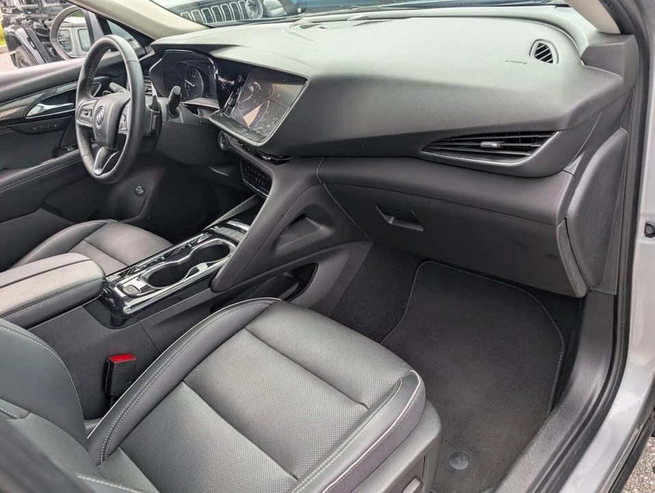 2023 Buick Envision - Image 16 of 27