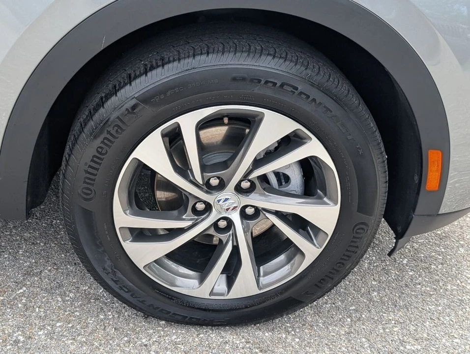 2023 Buick Envision - Image 18 of 27