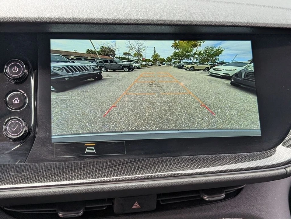 2023 Buick Envision - Image 20 of 27