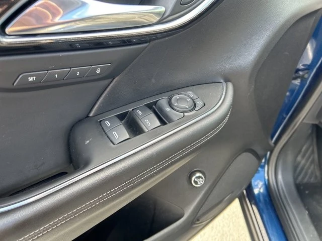 2023 Buick Envision - Image 9 of 10
