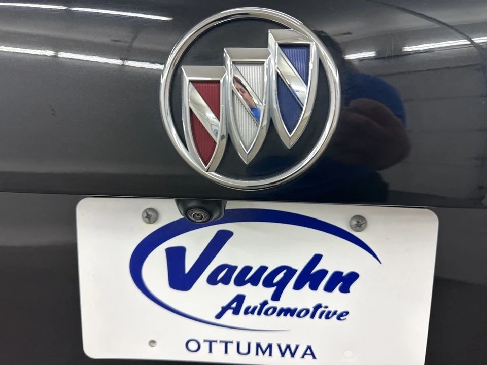 2023 Buick Envision - Image 16 of 21