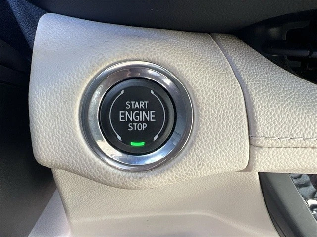 2023 Buick Envision - Image 16 of 21