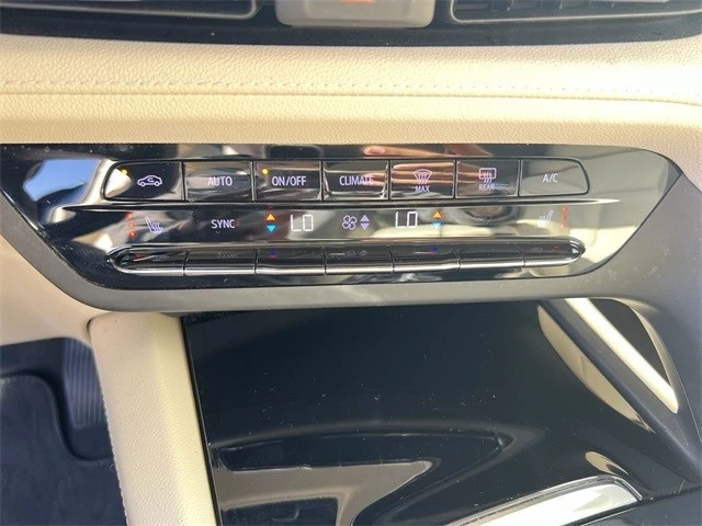2023 Buick Envision - Image 17 of 21