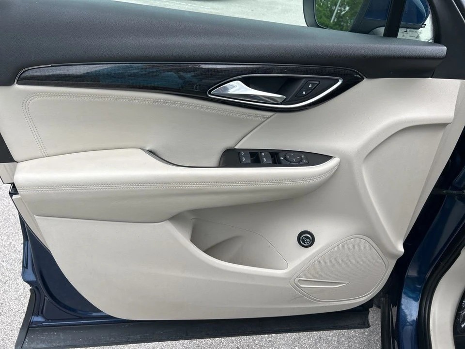 2023 Buick Envision - Image 11 of 12