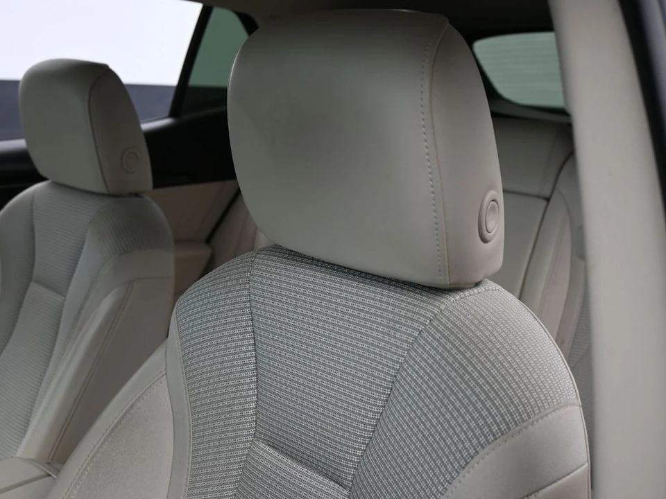 2023 Buick Envision - Image 16 of 21