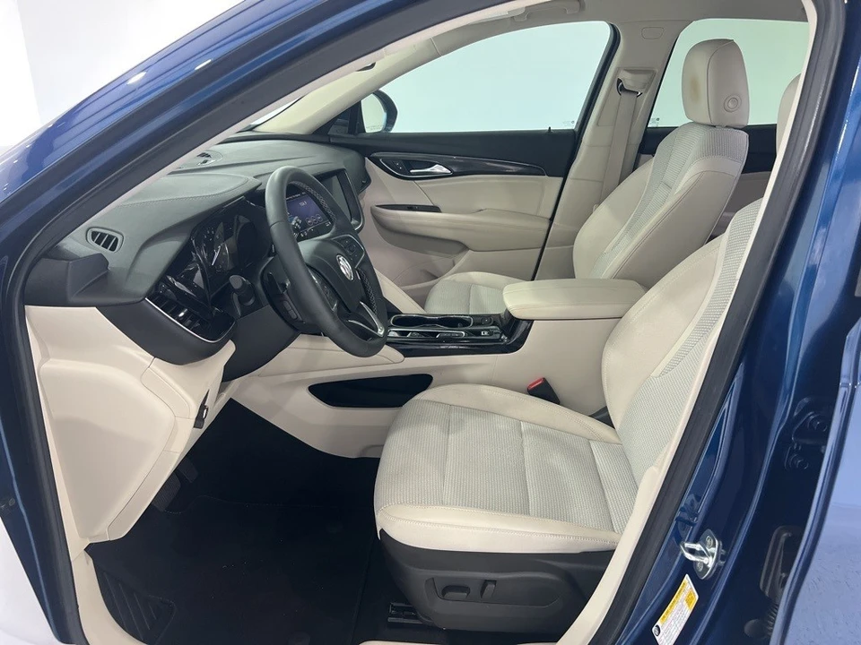 2023 Buick Envision - Image 17 of 21