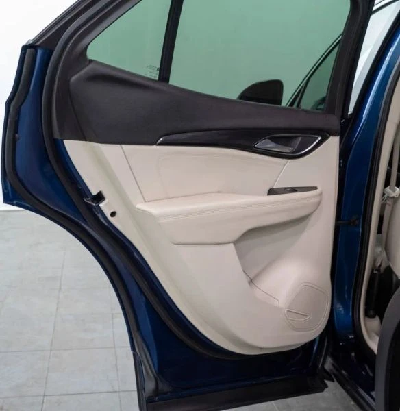 2023 Buick Envision - Image 8 of 12