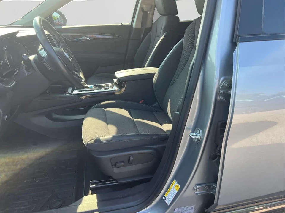 2023 Buick Envision - Image 9 of 12