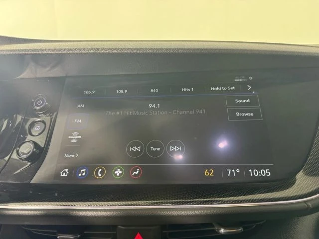 2023 Buick Envision - Image 19 of 21