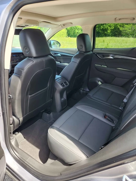 2023 Buick Envision - Image 7 of 12