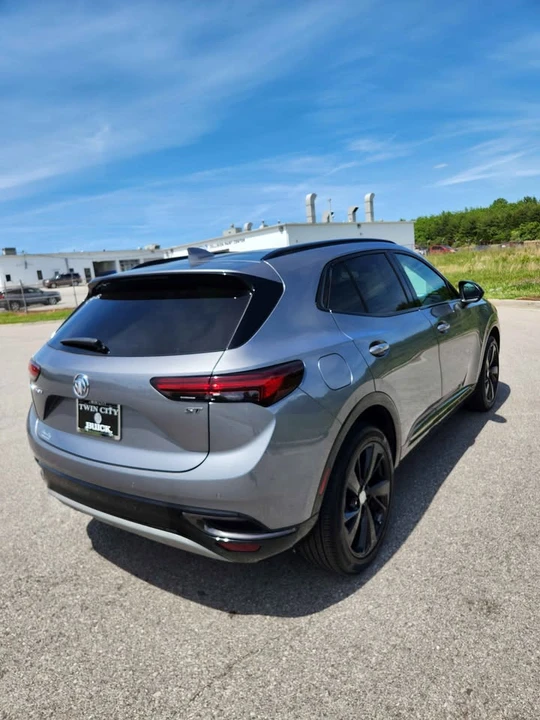 2023 Buick Envision - Image 3 of 12