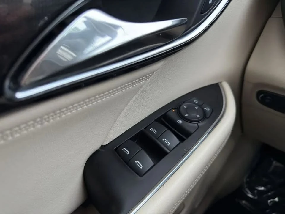 2023 Buick Envision - Image 9 of 20