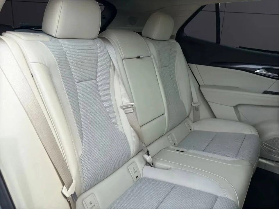 2023 Buick Envision - Image 18 of 20