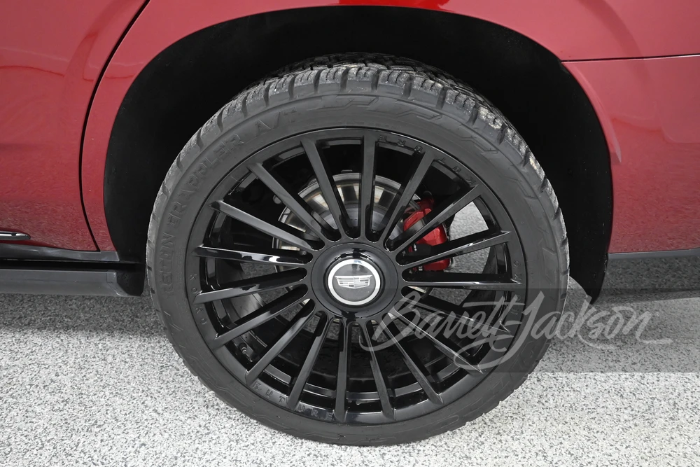 2023 Cadillac Escalade-V 5th Gen - Image 13 of 31