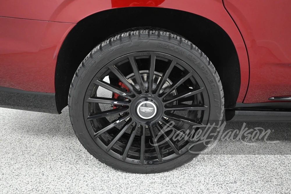 2023 Cadillac Escalade-V 5th Gen - Image 23 of 31