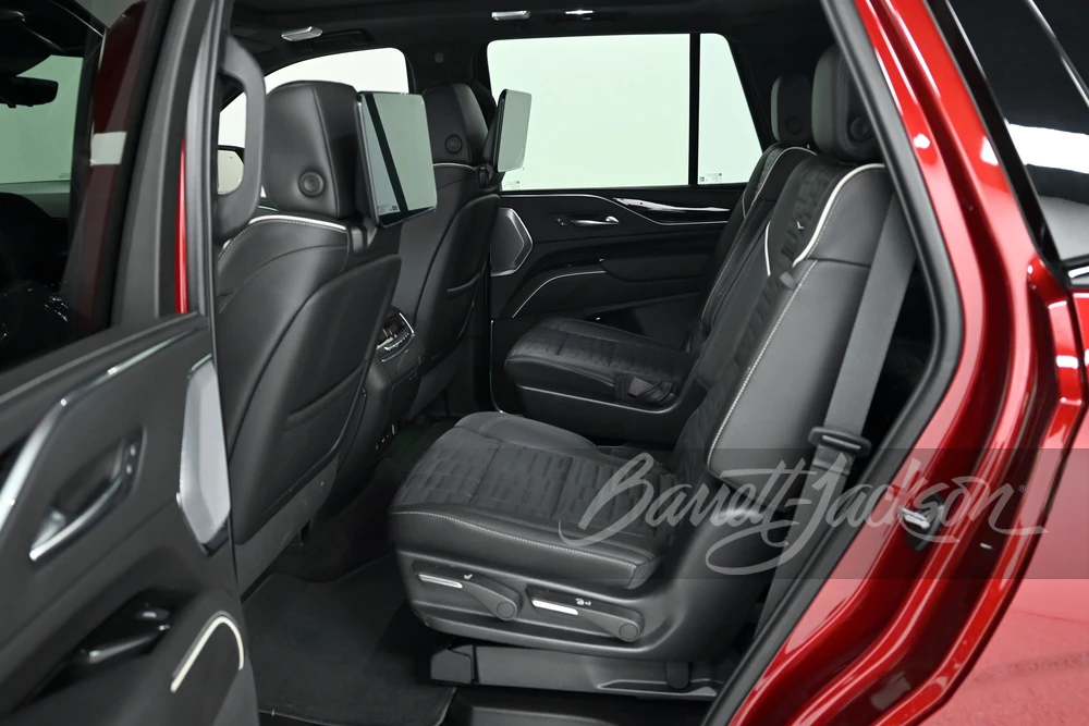 2023 Cadillac Escalade-V 5th Gen - Image 27 of 31