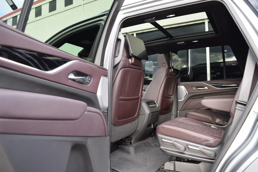 2023 Cadillac Escalade-V 5th Gen - Image 16 of 21