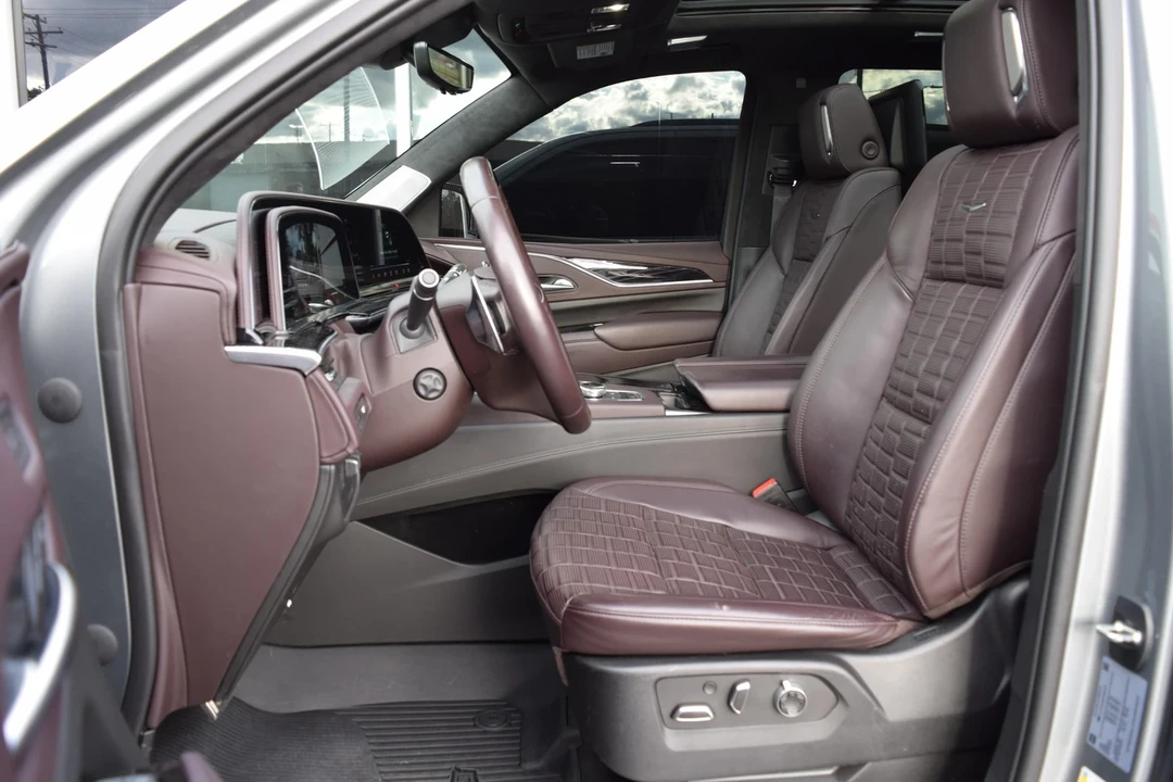 2023 Cadillac Escalade-V 5th Gen - Image 14 of 21