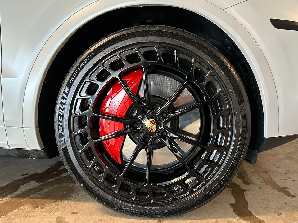 2023 Porsche 9Y0/9Y3 Cayenne Turbo - Image 13 of 15