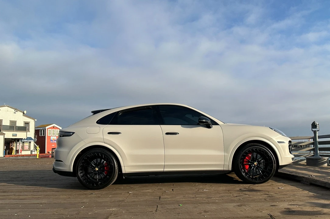 2023 Porsche 9Y0/9Y3 Cayenne Turbo - Image 8 of 15