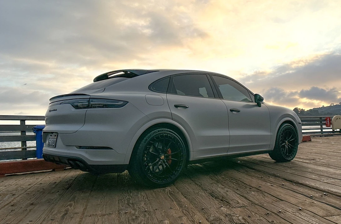 2023 Porsche 9Y0/9Y3 Cayenne Turbo - Image 2 of 15