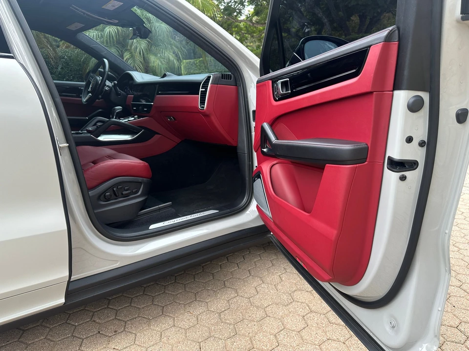 2023 Porsche 9Y0/9Y3 Cayenne Turbo - Image 10 of 15