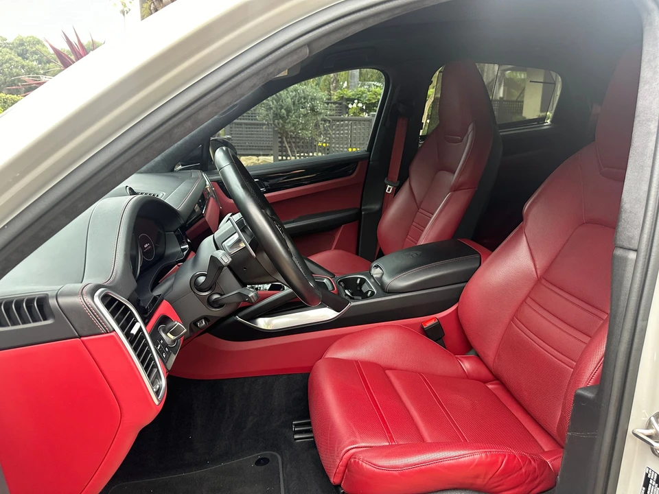 2023 Porsche 9Y0/9Y3 Cayenne Turbo - Image 9 of 15